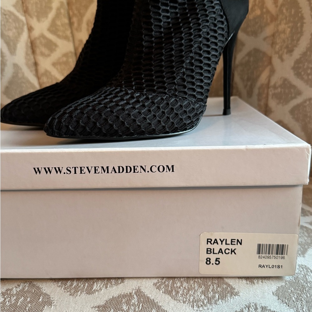 Steve Madden Black Textured Heeled Boots